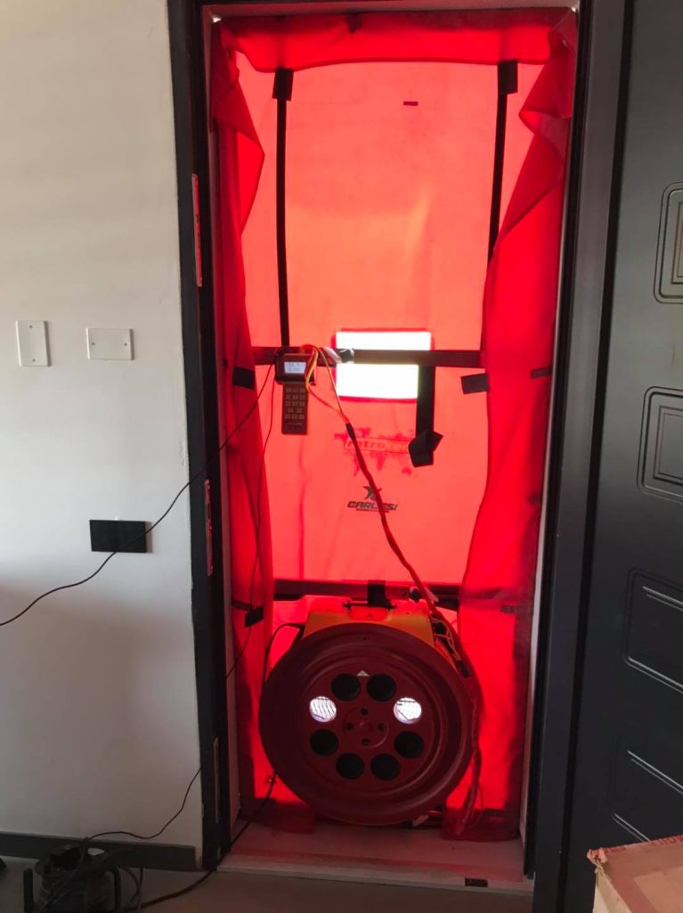 blower door test